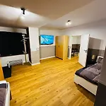 Altona365 - Aparta Apartment